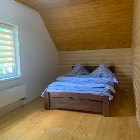Guest house Потічок Mizhhirya (Transcarpathia)